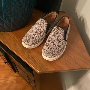 NurseMates Leopard Leather/Suede slide ons.  Good quality.  Super Cute!!